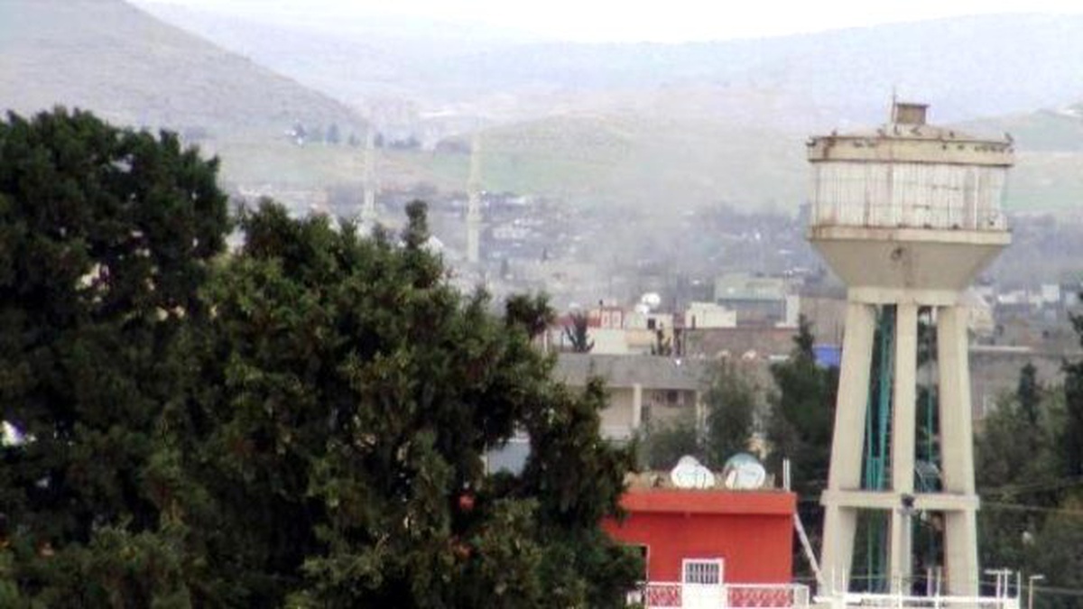 Sokağa Çıkma Yasağı Süren Nusaybin\'de Barikatlar İmha Ediliyor
