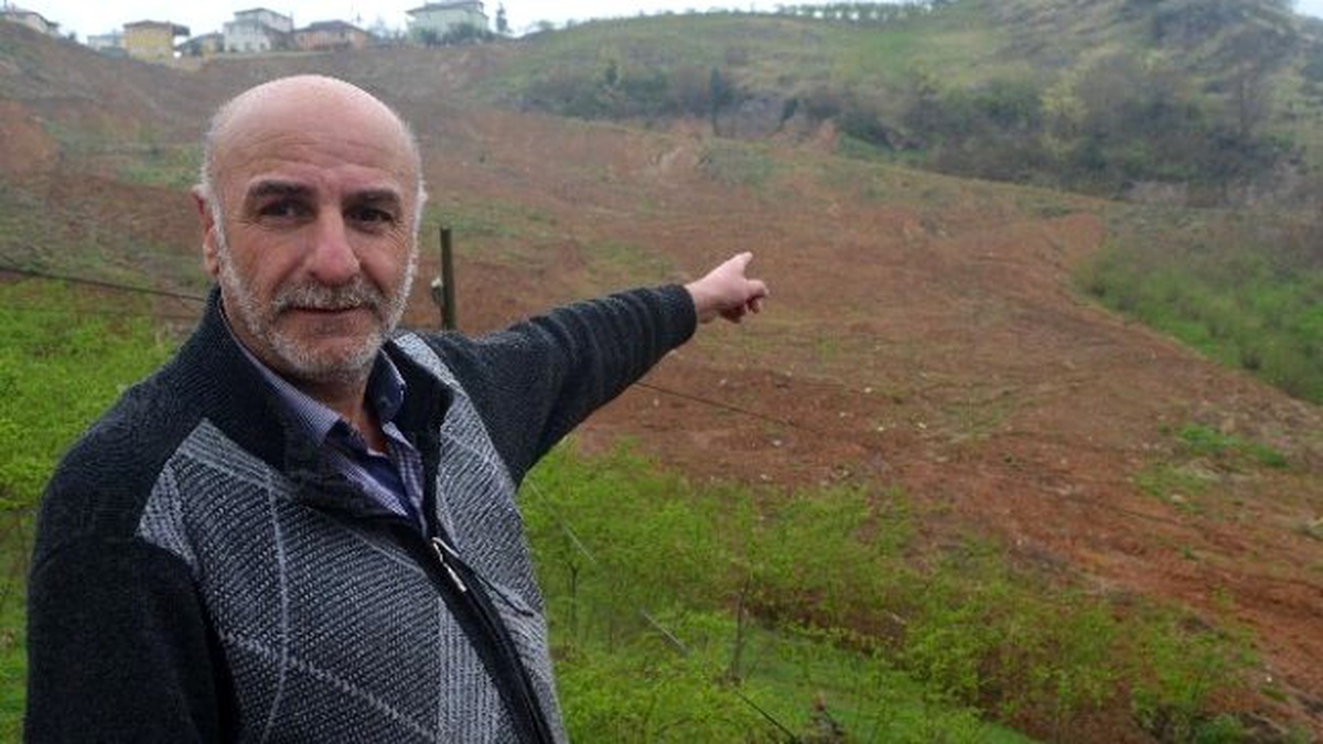 Toprak Kayması Bir Mahalleyi Tehdit Ediyor