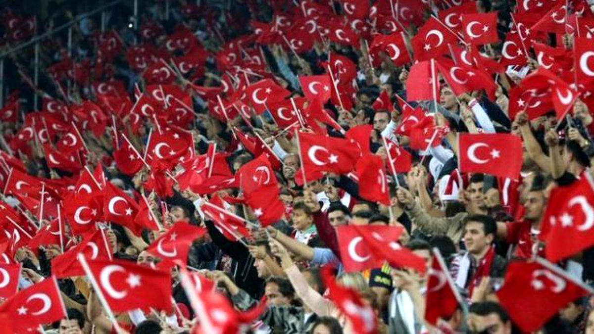 Trabzon\'dan Bayraklı Tepki!