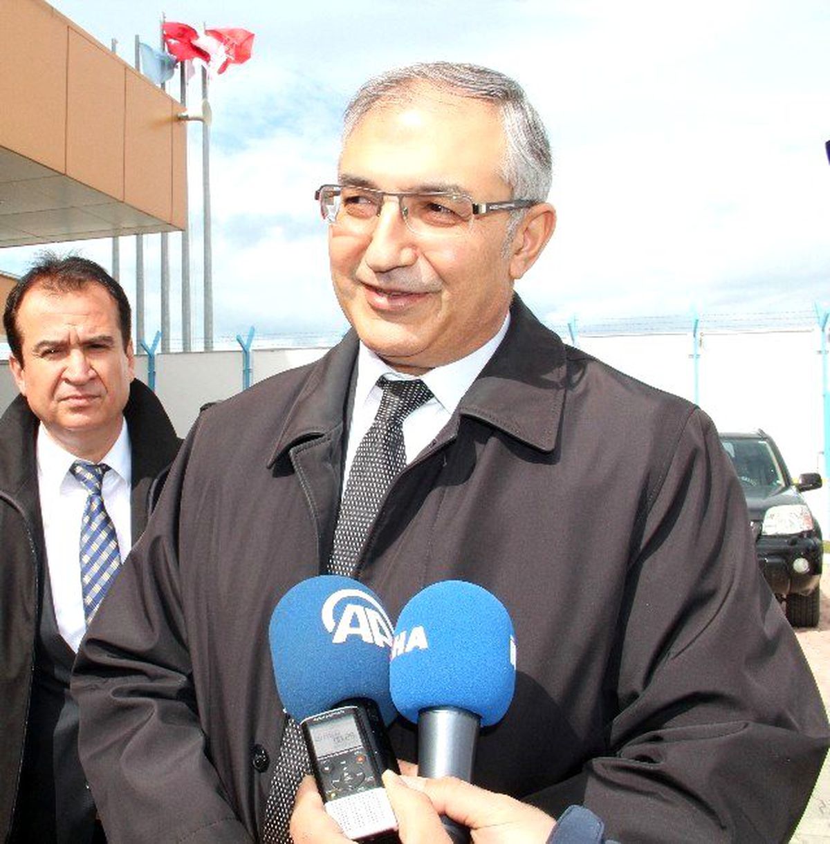Van Emniyet Müdürlüğü\'nden, Ankara Emniyet Müdürlüğü\'ne Atanan Karaaslan, Tebrikleri Kabul Etti