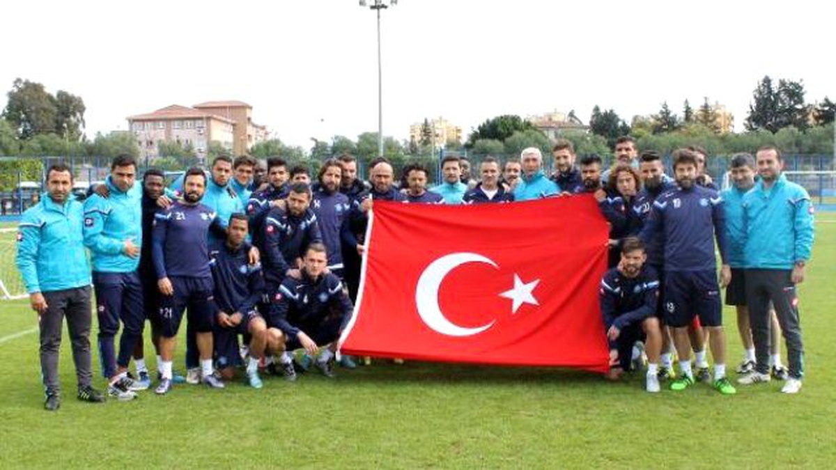 Adana Demirspor\'dan Teröre Bayraklı Tepki
