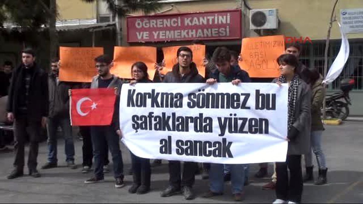 Ankara\'daki Terör Saldırına Çapa\'da Protesto