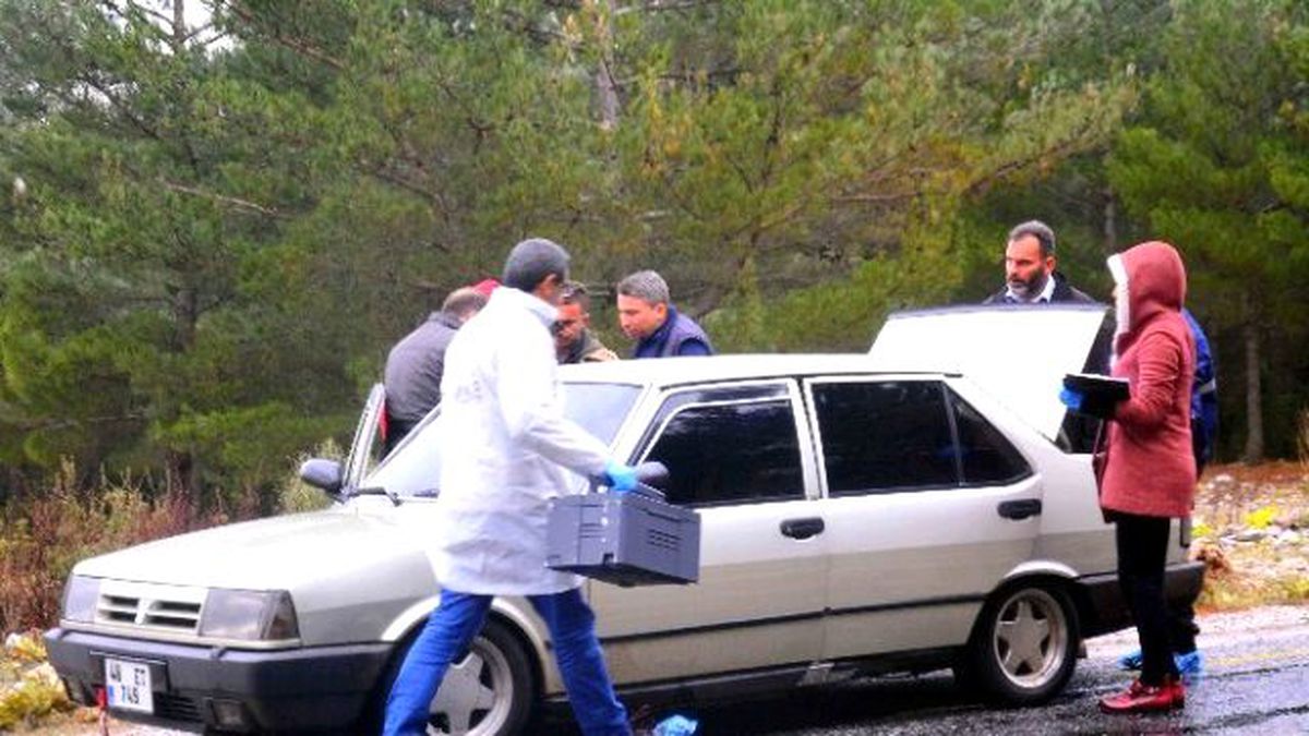 Araç Hırsızı Aracı Bırakıp Firar Etti