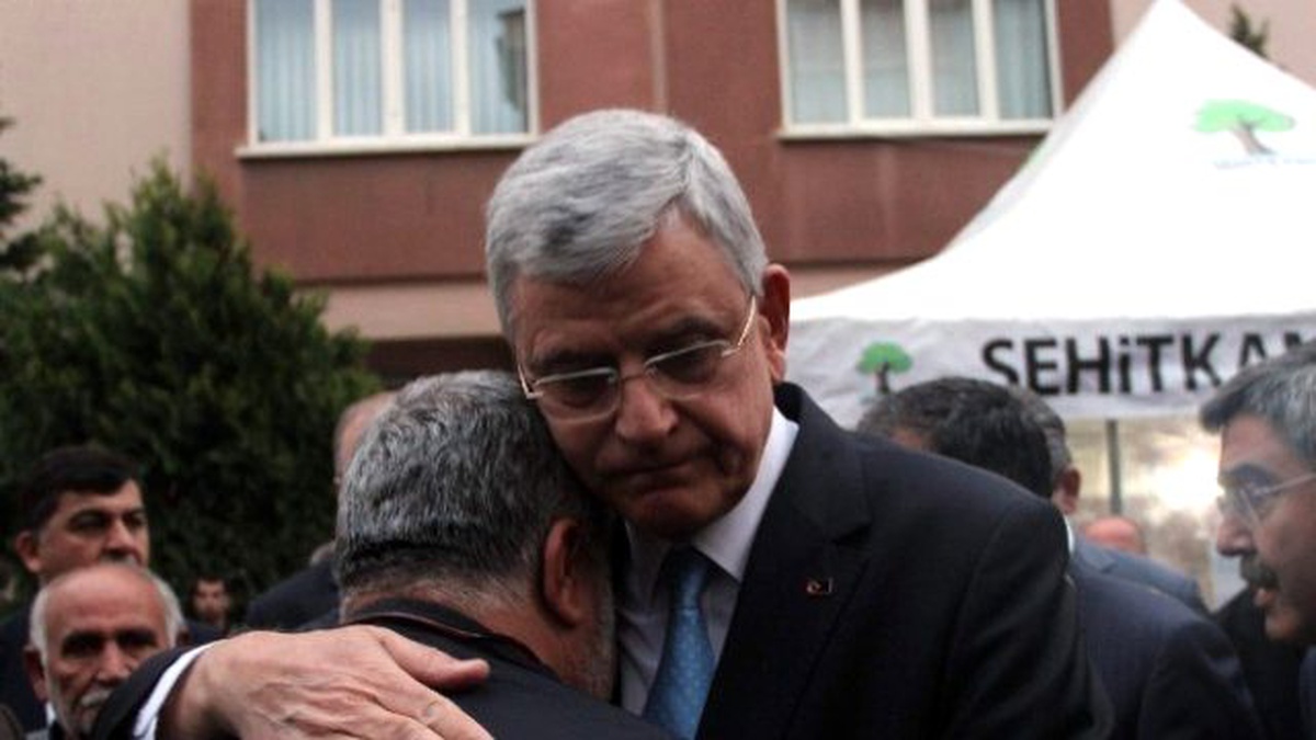 Bakan Bozkır\'dan Ozancan\'ın Ailesine Taziye Ziyareti