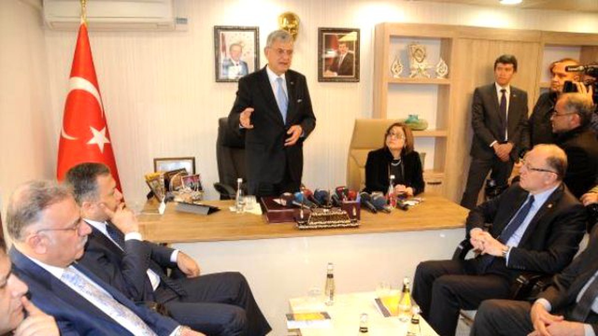 Bakan Bozkır: Sivil Toplum Kuruluşları Demokrasinin Temelidir