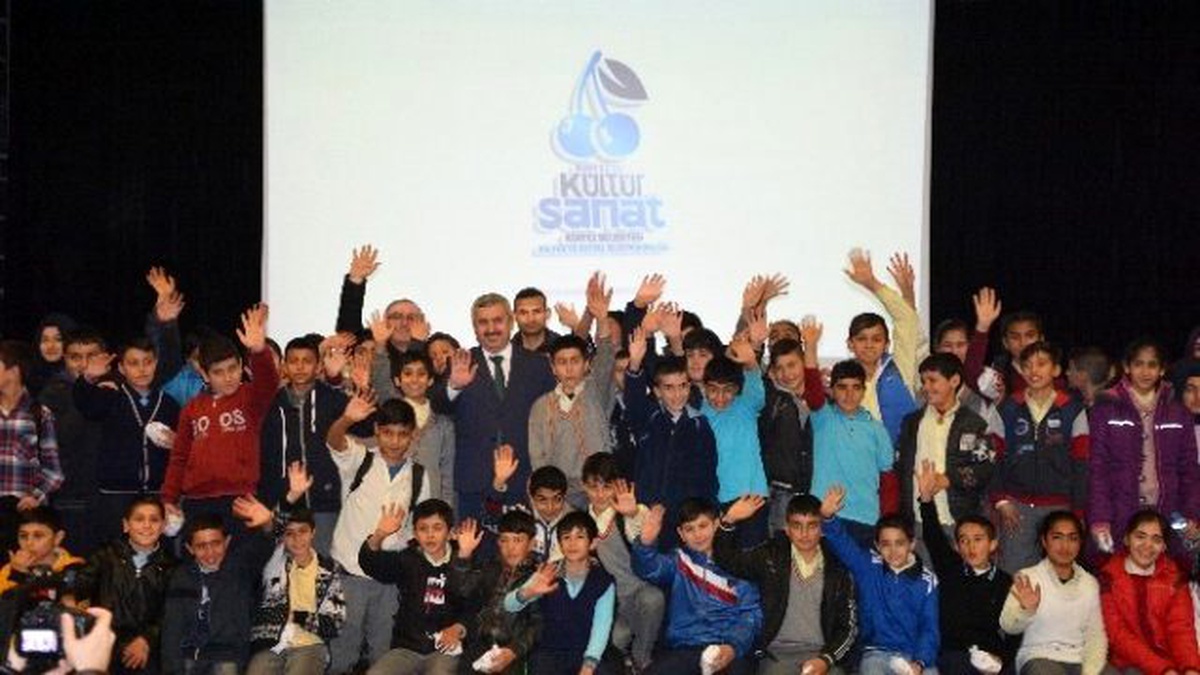 Başkan Baran, Öğrenciler ile Birlikte Film İzledi