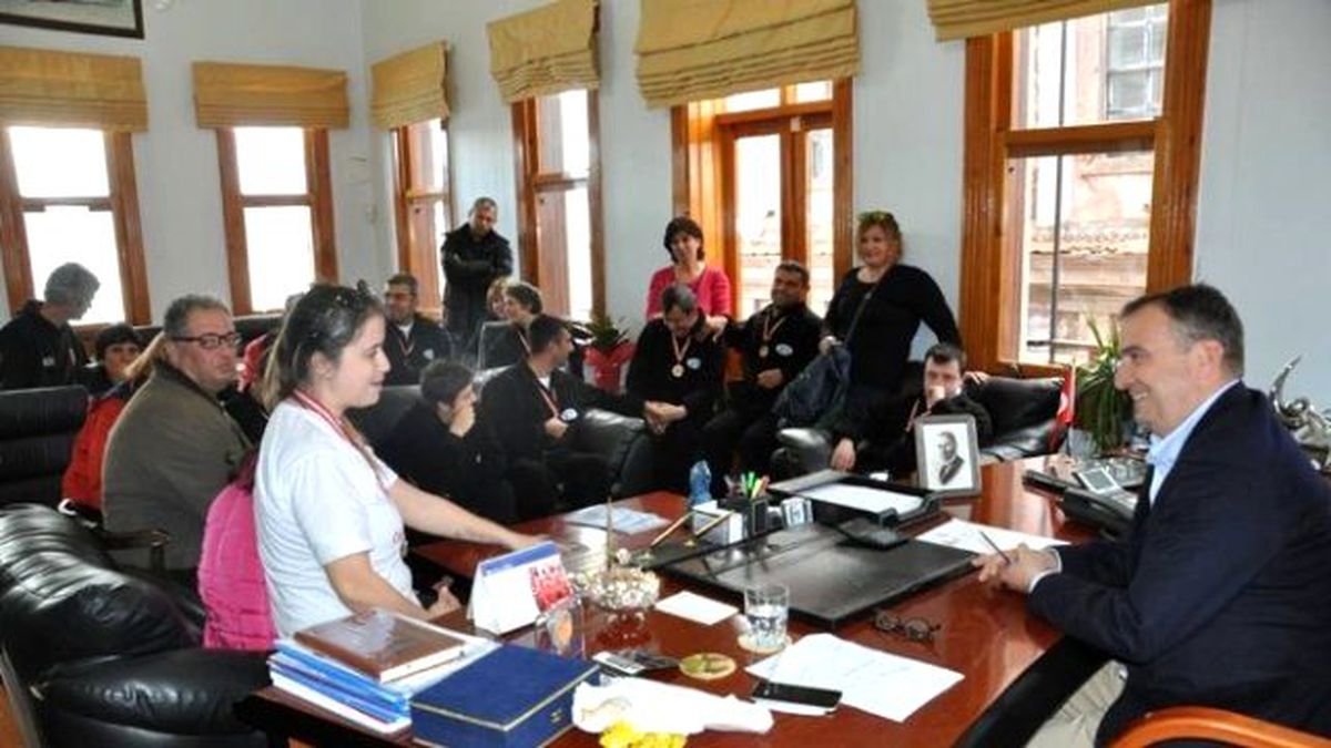 Başkan Gençer,"Şampiyonları Kutluyoruz"