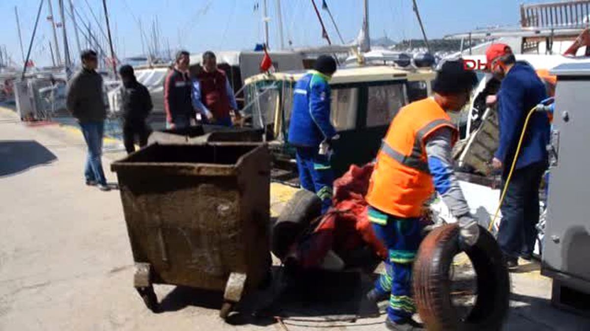 Bodrum - Selde Sürüklenenler Deniz Dibinden Toplandı