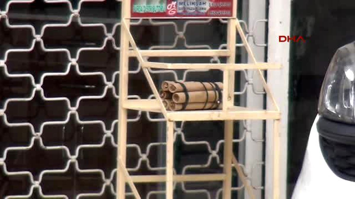 Dinamit Maketi Bomba Paniğine Neden Oldu