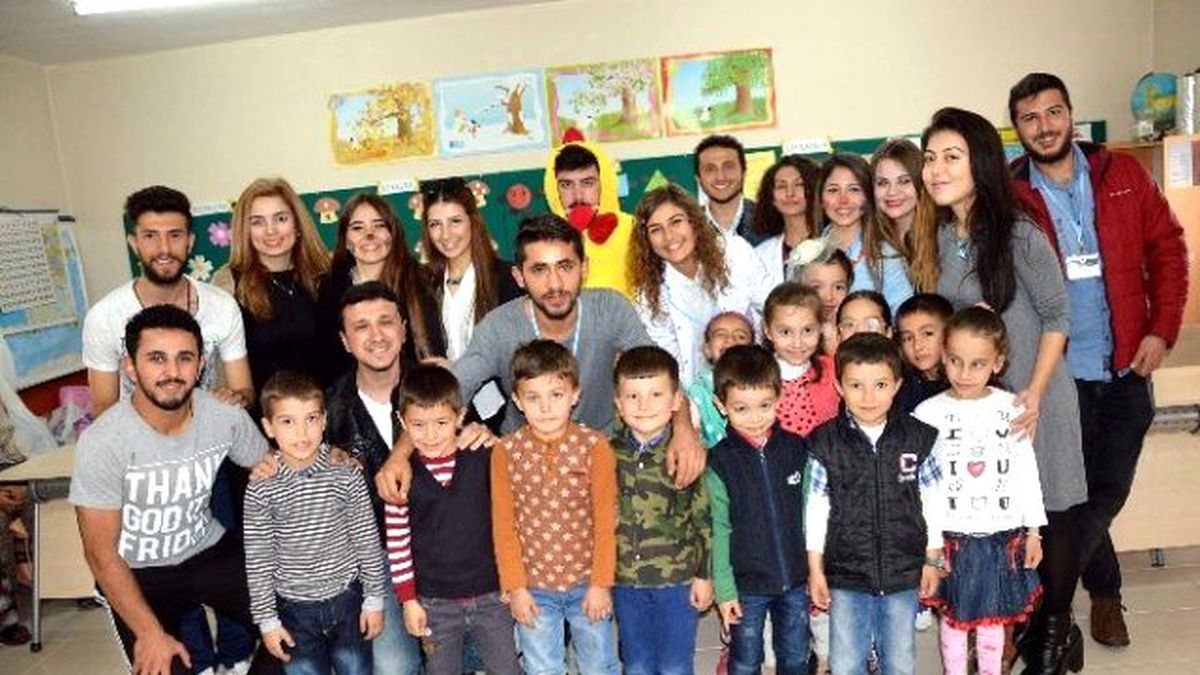 Genç Liderler Minikleri Sevindirdi
