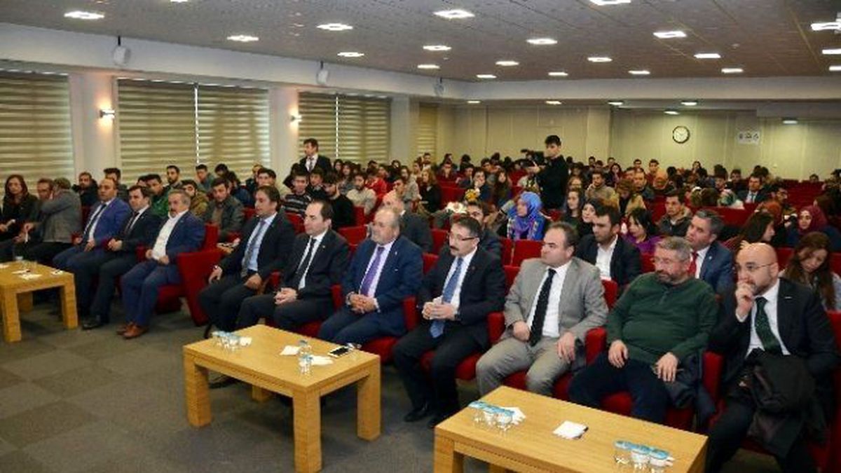 Hitit Üniversitesi\'nden \'Yeni Anayasa ve Başkanlık Sistemi\' Paneli