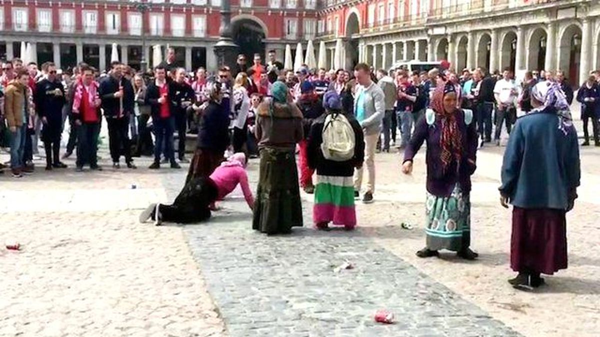 UEFA: Dilencilere Para Atan Hollandalıları Bulun