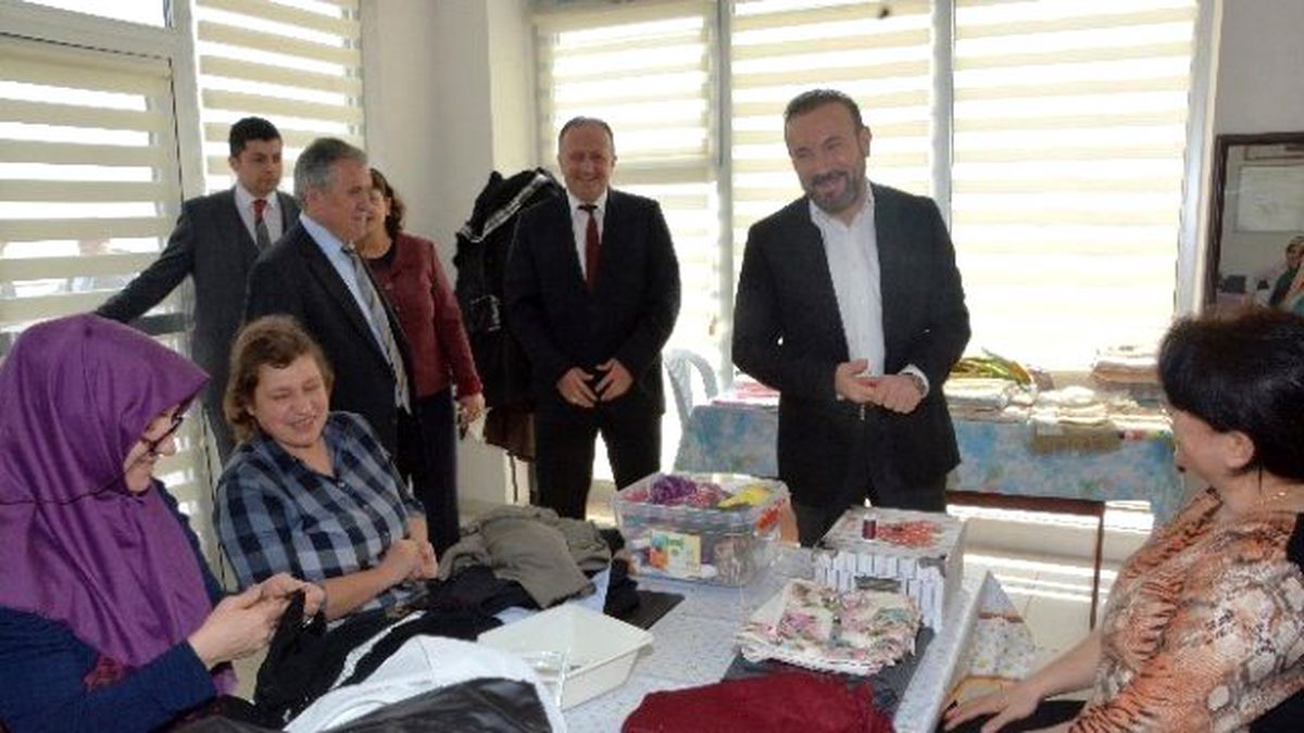 İzmek\'te Binlerce Kursiyer Var