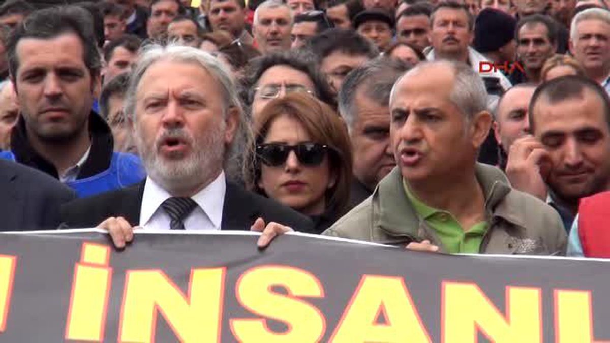 İzmir Disk Üyelerinden, Hem Terör Hem de Kıdem Tazminatı Protesto