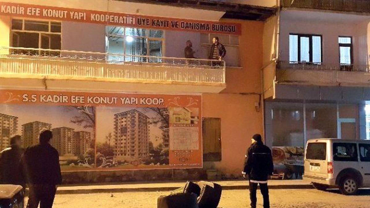 Parasını Alamayan İşçi, Kafayı Bulunca Yanlış İş Yerini Bastı
