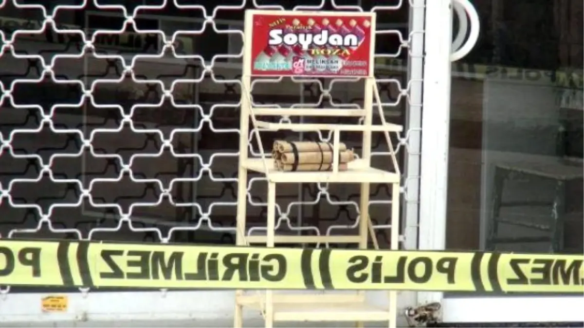 Karton Maket Bomba Paniğine Neden Oldu