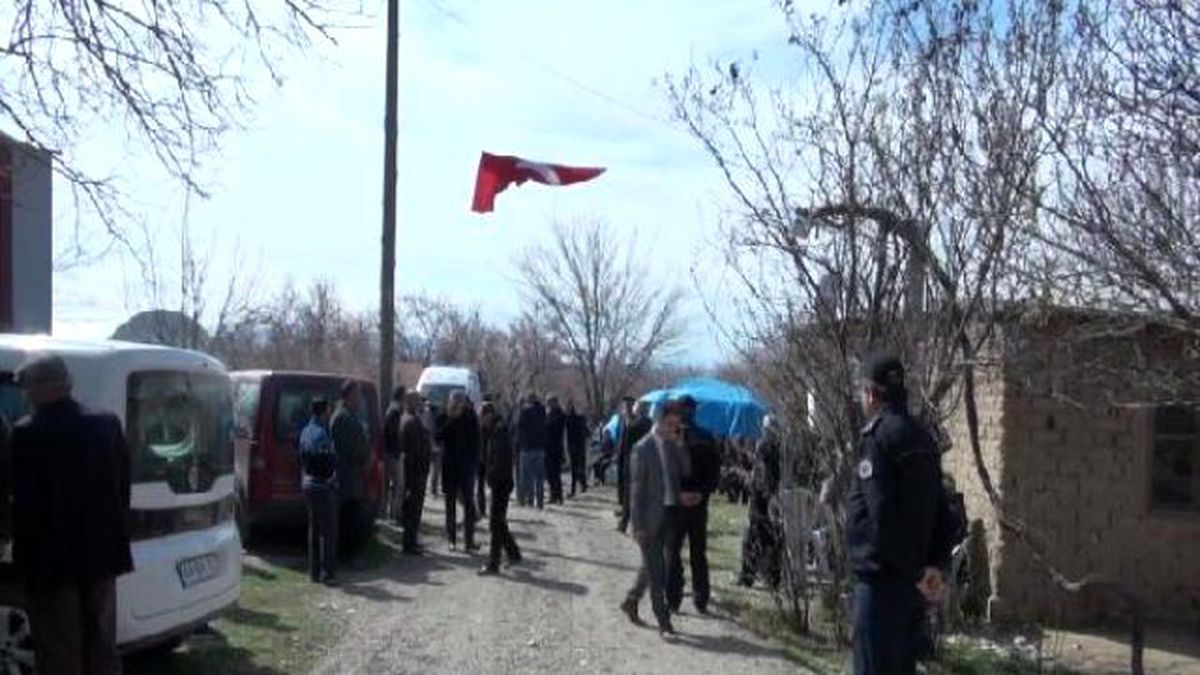 Kazada Şehit Olan Polis Müdürünün Baba Ocağına Ateş Düştü