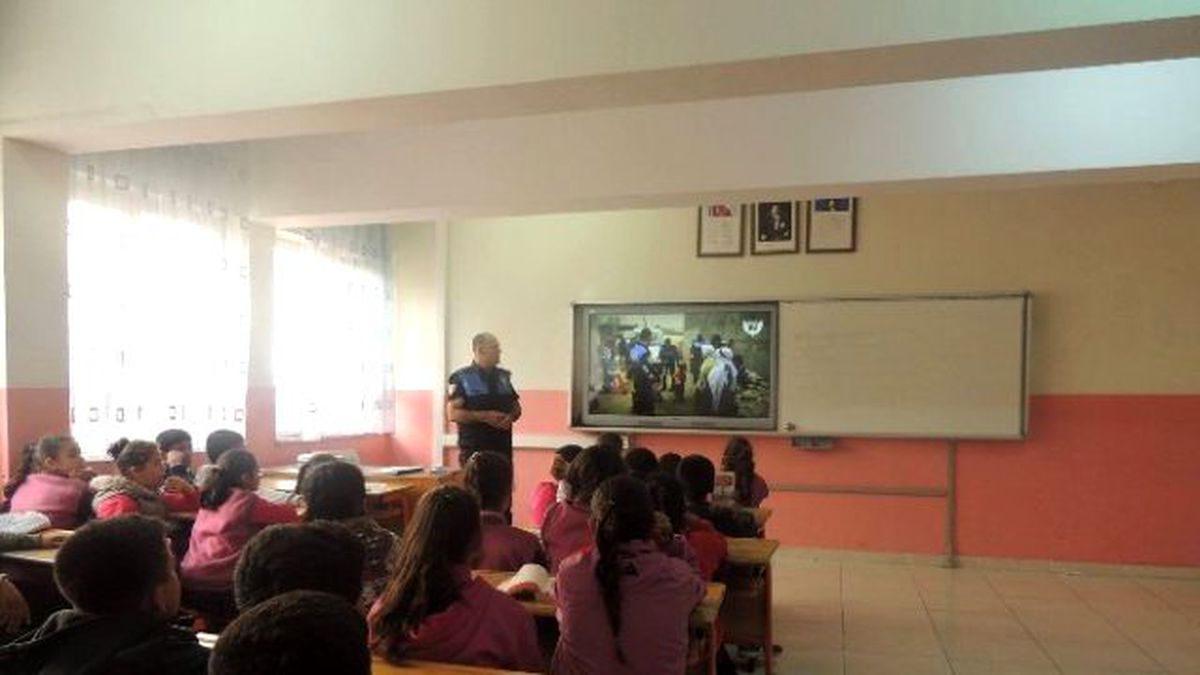 Kilis\'te Polisin \'Şiddet\' Eğitimi Sürüyor