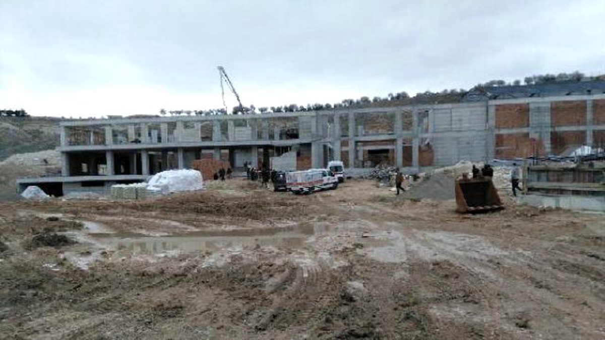 Kırşehir\'deki Huzurevi İnşaatında Göçük