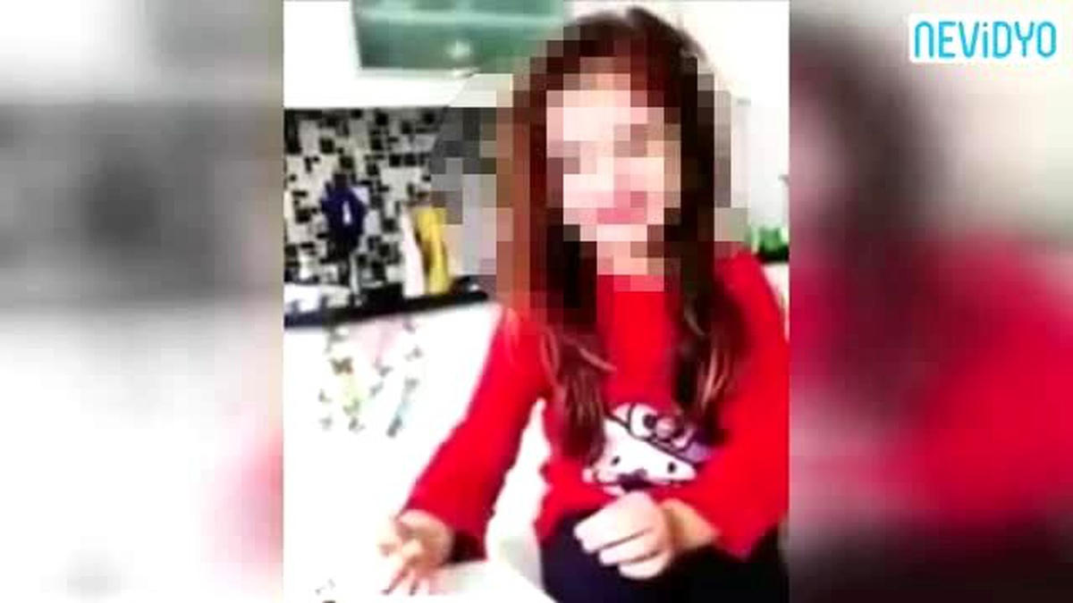 Küçük Kızına Sigara İçiren Anneye Büyük Tepki
