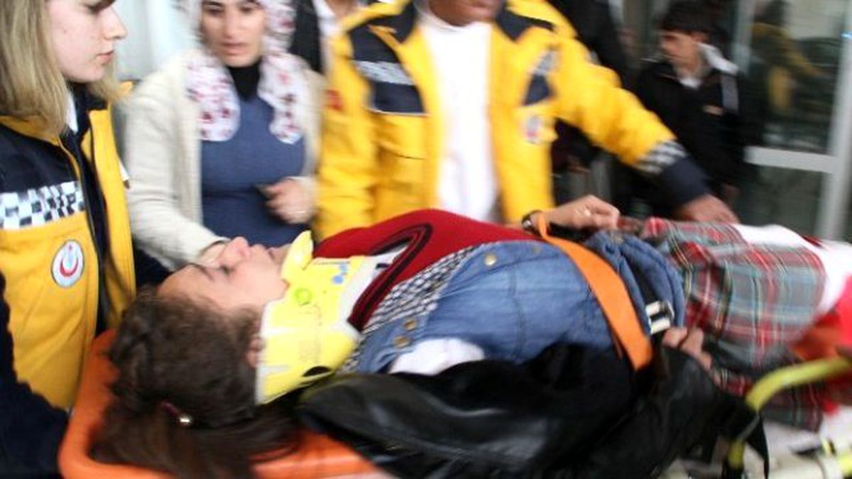 Okul Servisi Takla Attı: 9 Yaralı