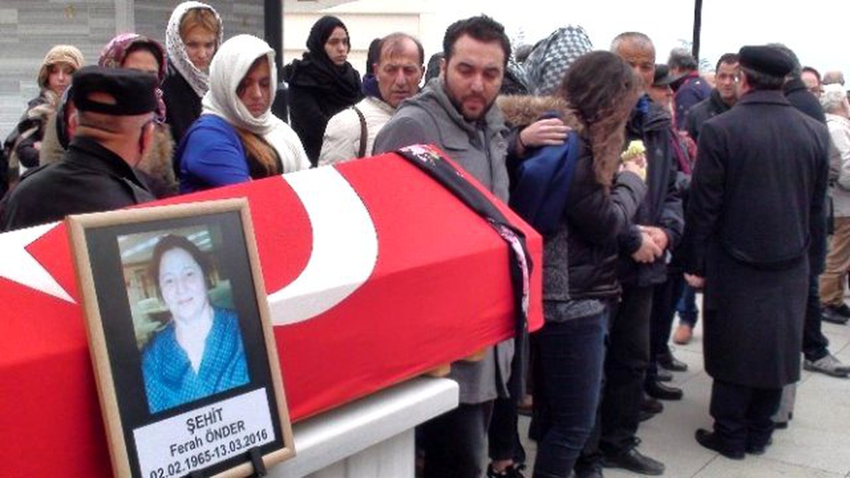Patlamada Hayatını Kaybeden Ferah Önder, Son Yolcuğuna Uğurlanıyor