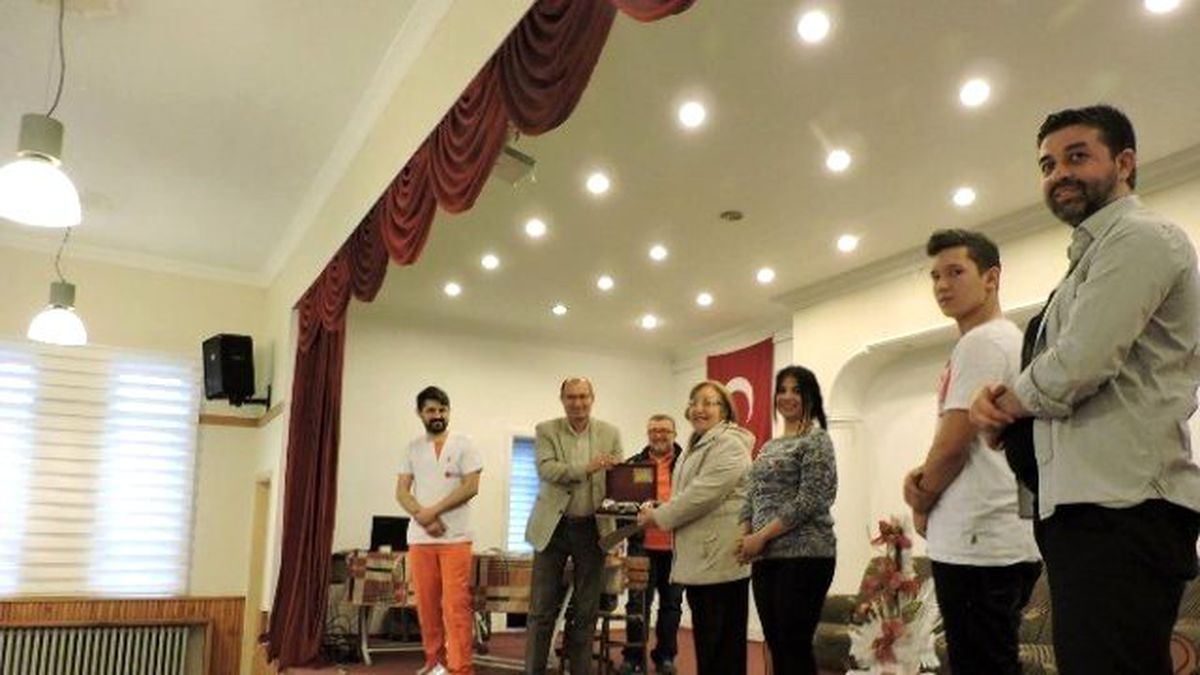 Pembe Kurdele" Domaniç\'de Perdelerini Açtı