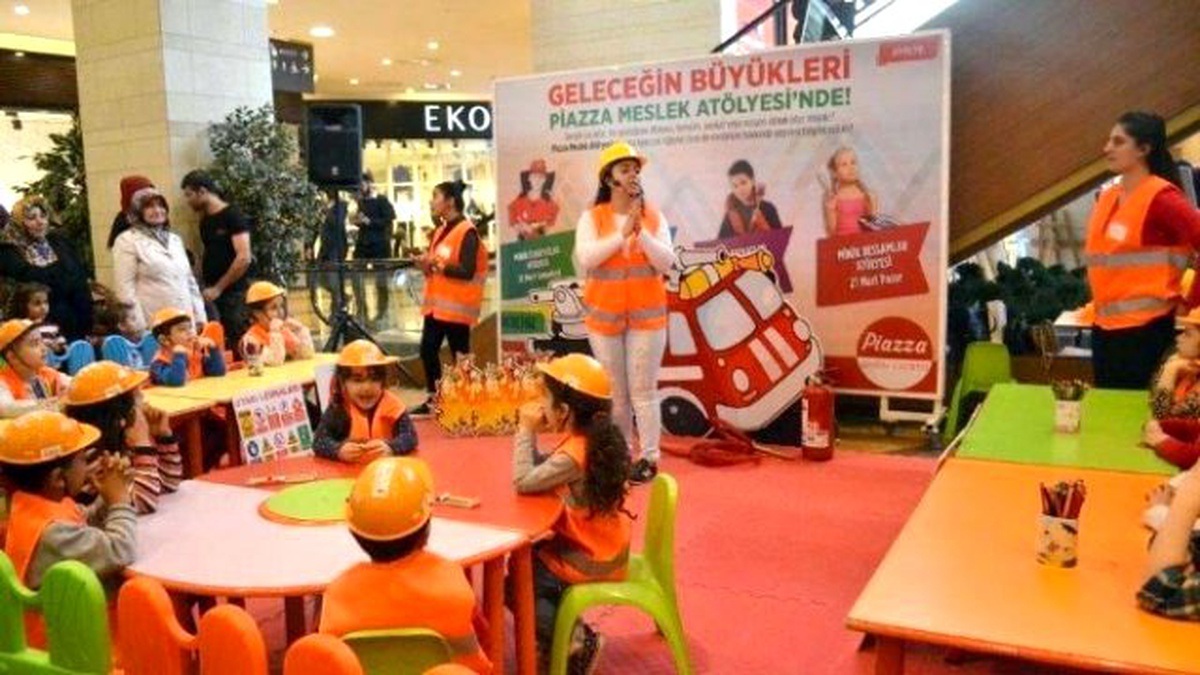 Piazza Çocuk Kulübü, Miniklere Meslekleri Tanıtıyor