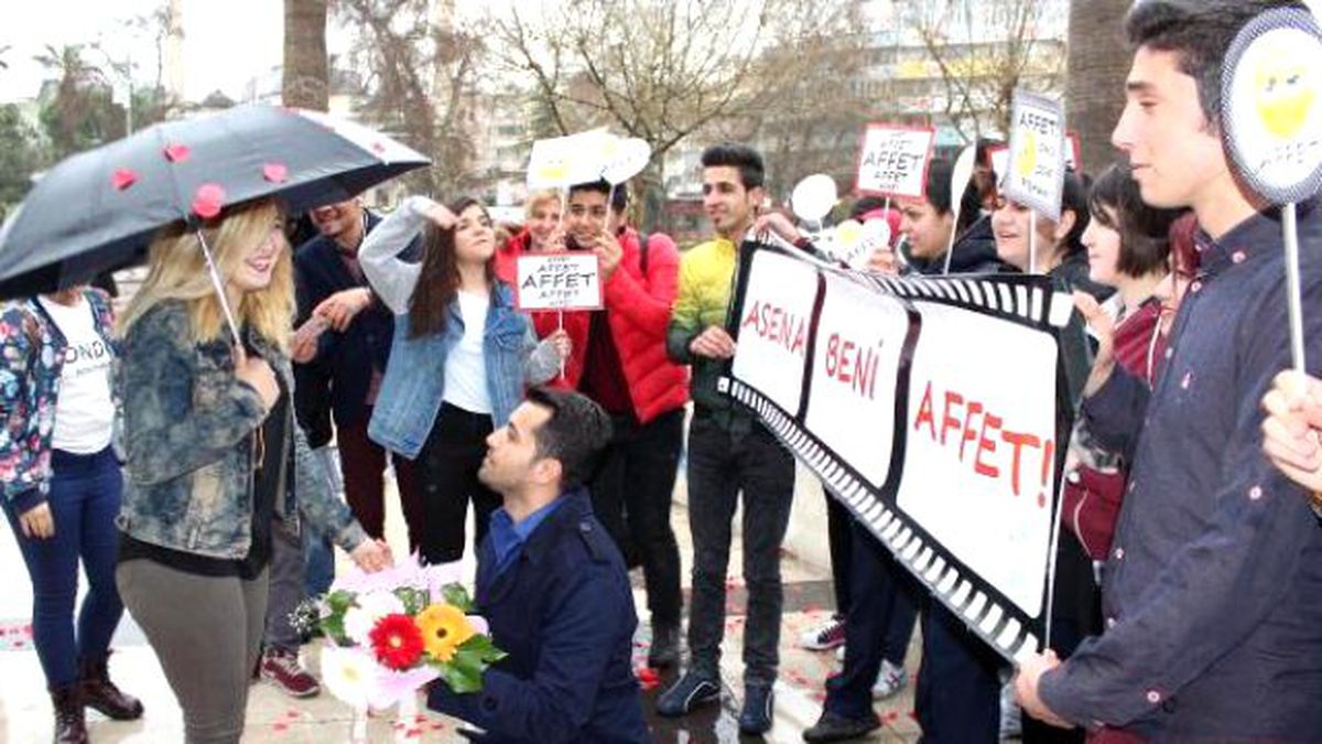 Pişman Aşık Kendisini Affettirdi