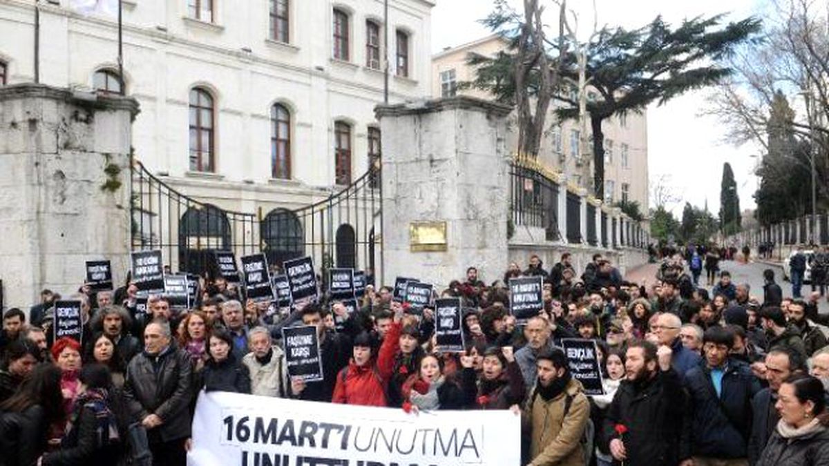 Students Handcuffed Behind Back For Protesting Beyazit Massacre