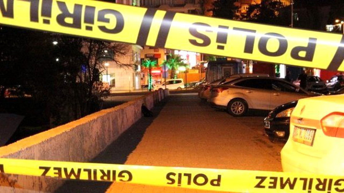 Şüpheli Çanta Polisi Alarma Geçirdi