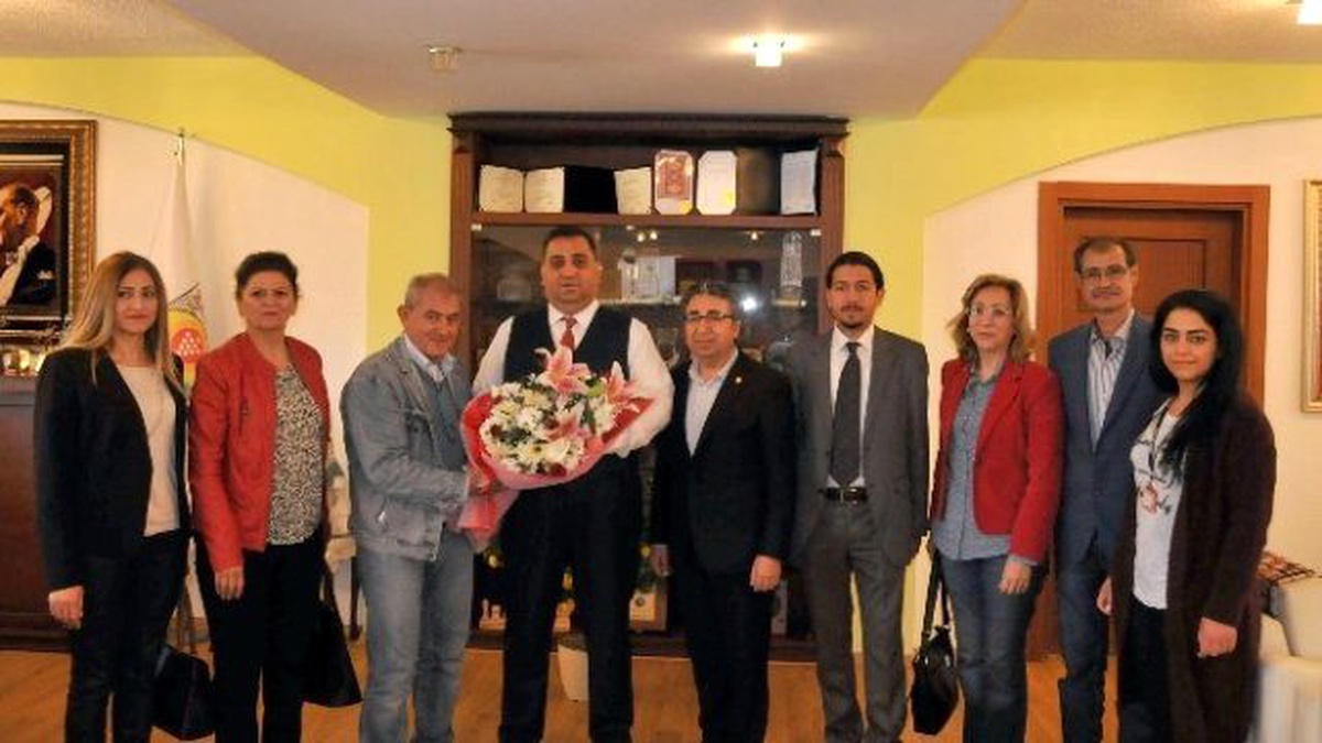 Tarsus Fotoğraf Derneği\'nden Başkan Can\'a Ziyaret