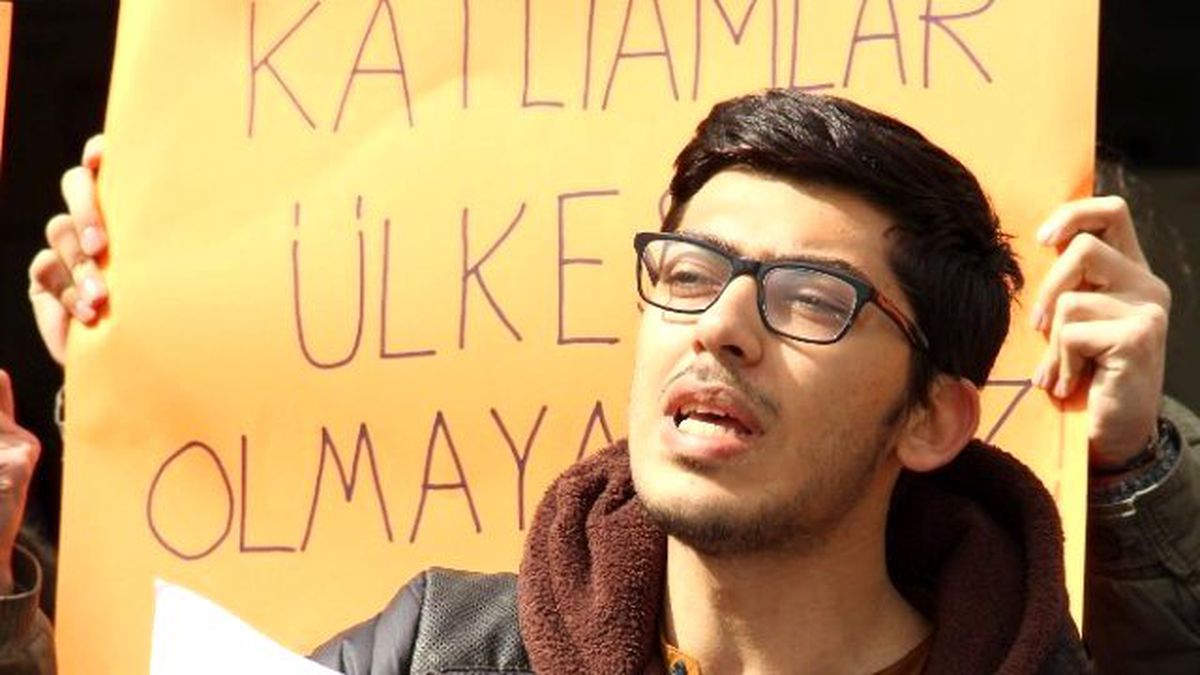 Tıp Öğrencileri Ankara Saldırısını Protesto Etti