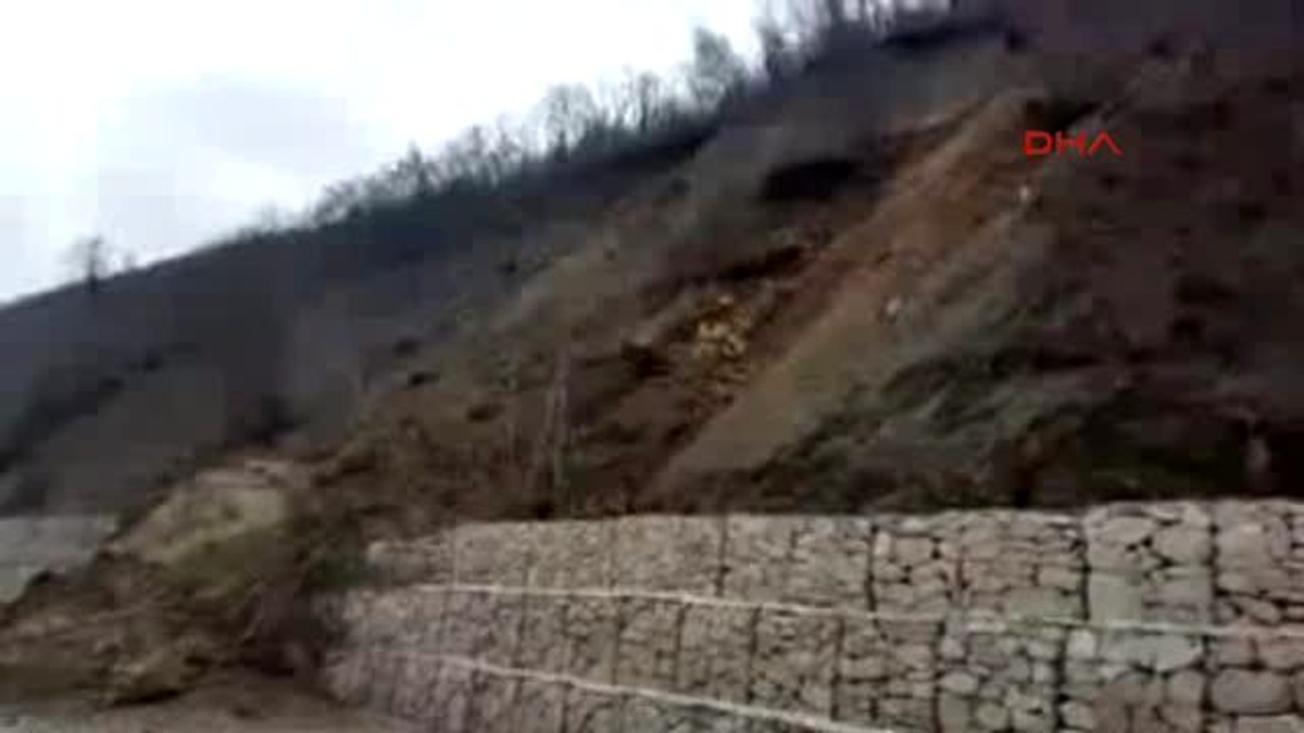 Toprak Kayması Nedeniyle Kosova-Makedonya Yolu Kapandı