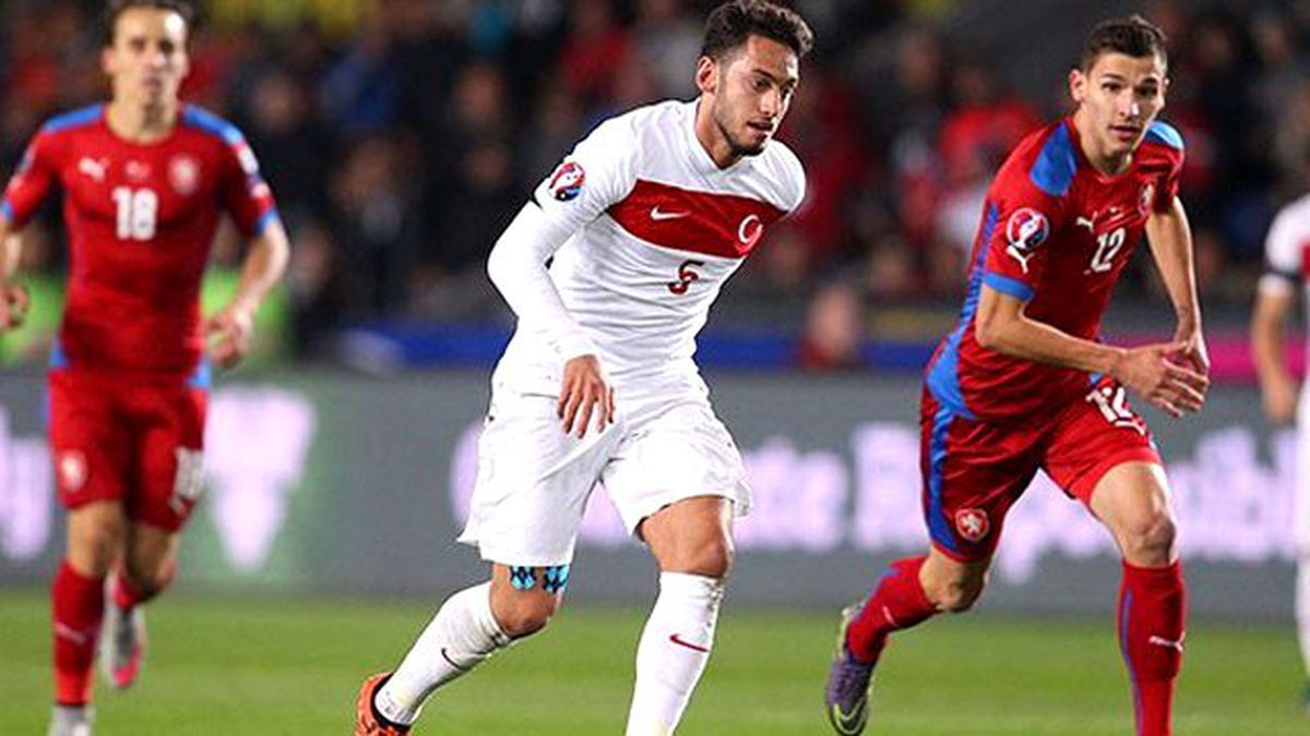 FIFA, Hakan Çalhanoğlu Hakkında Transfer Soruşturması Başlattı