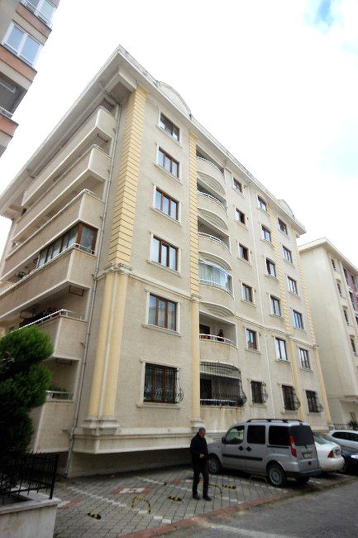 Üniversite Öğrencisi, Öğretmenin Evinde Pencereden Düştü