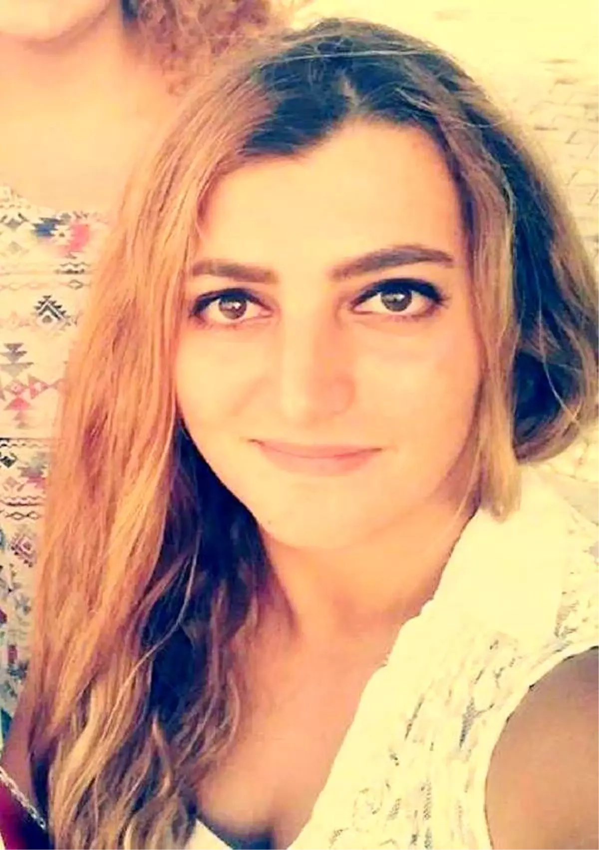 Üniversiteli Pelin "Beni Affedin" Dedi, Canına Kıydı