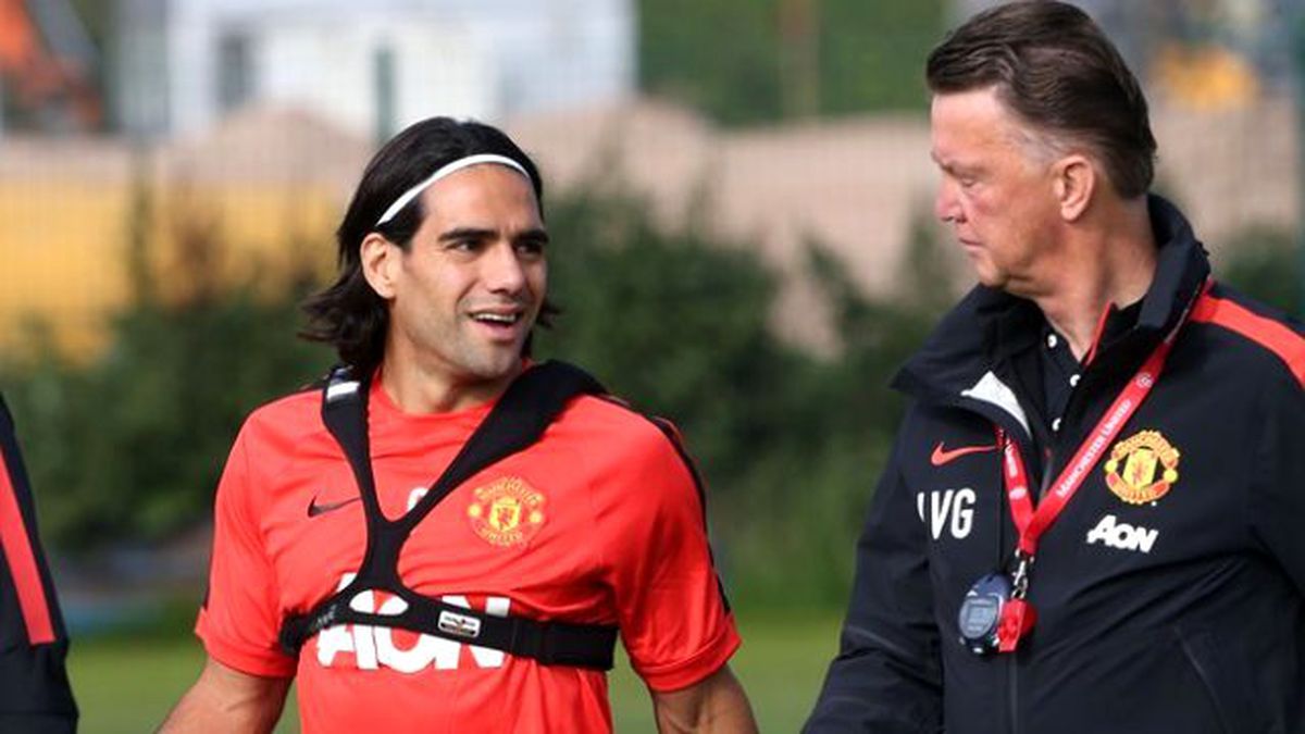 Van Gaal\'e Sert Eleştiri!