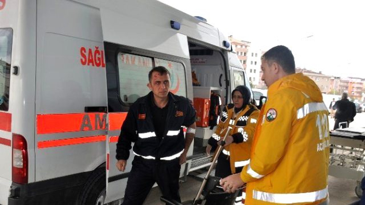 Yangına Giden İtfaiye Aracı Kaza Yaptı: 3 Yaralı