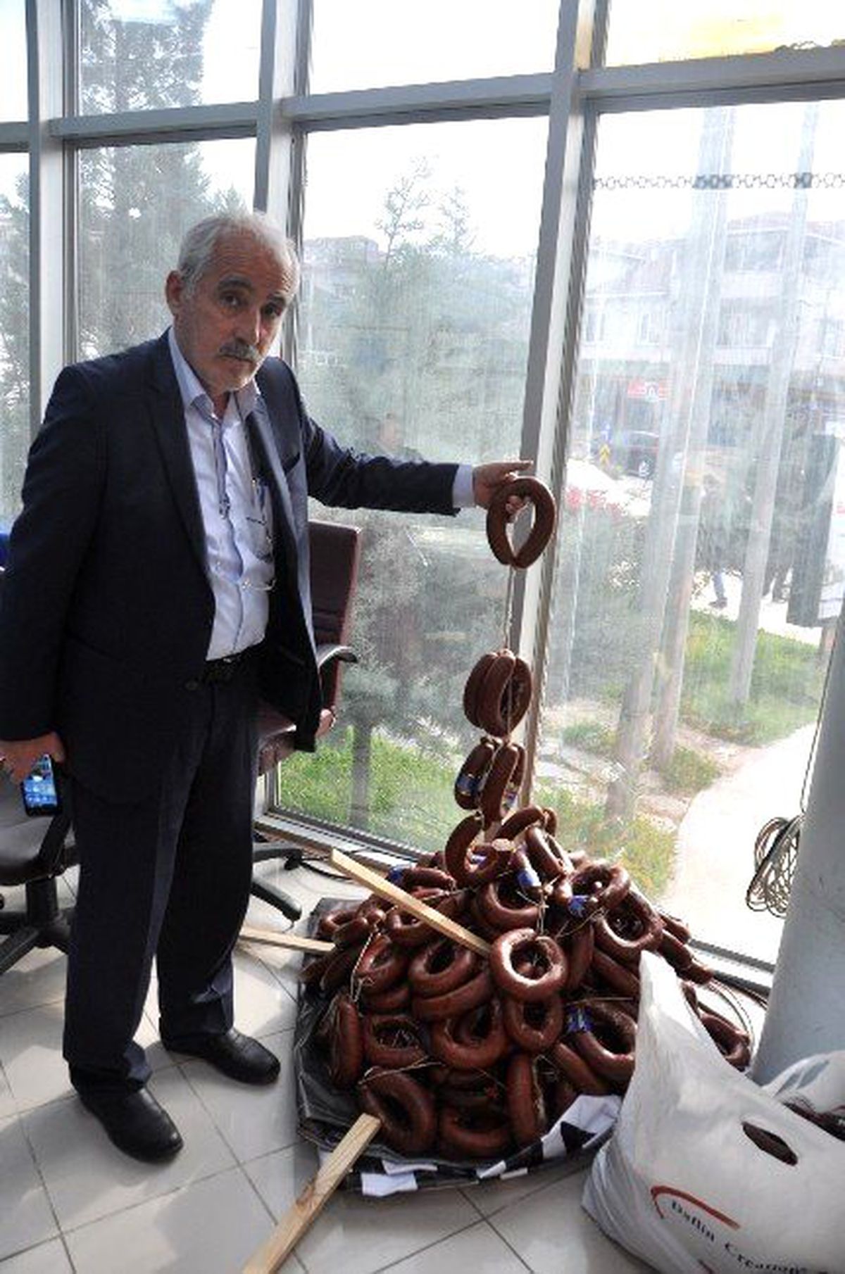 100 Kilo Merdivenaltı Sucuk İmha Edildi