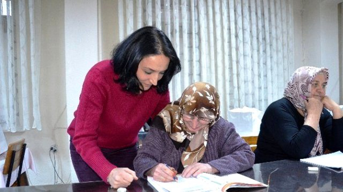 70 Yaşında Okuma-yazma Öğreniyor