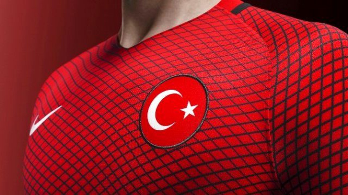 A Milli Futbol Takımı\'nın Yeni Formaları Belli Oldu