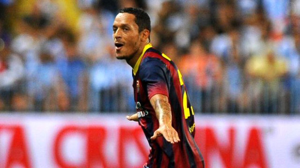Adriano Barça\'da Kaldı