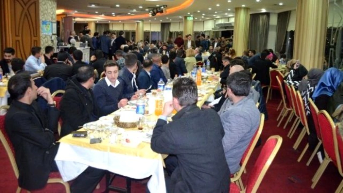 AK Parti Nilüfer Gençlik Kolları Başkanı Gökhan Diçer\'den Veda Yemeği