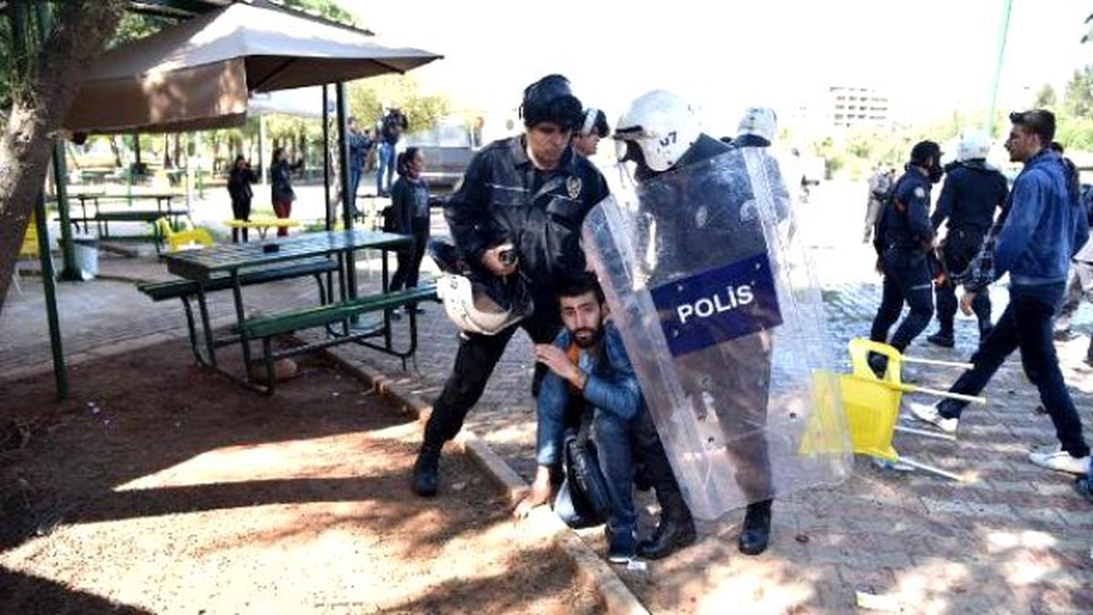 Akdeniz Üniversitesi\'nde Nevruz Kutlamasına Müdahale