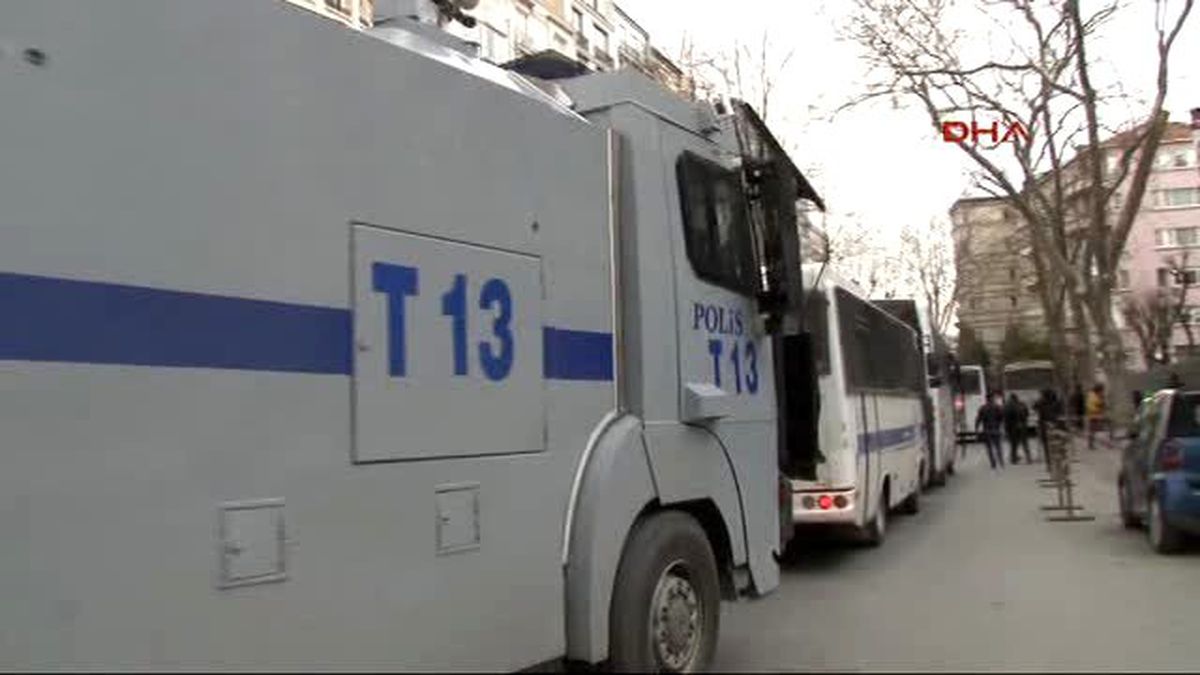 Almanya Başkonsolosluğu Önüne 5 Otobüs Dolusu Polis ile Toma Geldi
