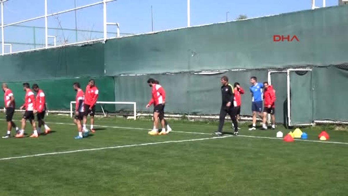 Antalyaspor\'da, Beşiktaş Maçı Hazırlıkları Sürüyor