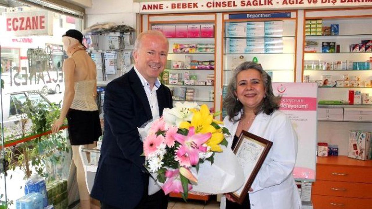 Aydın\'da Bebek Dosto Eczane Ödüllendirildi