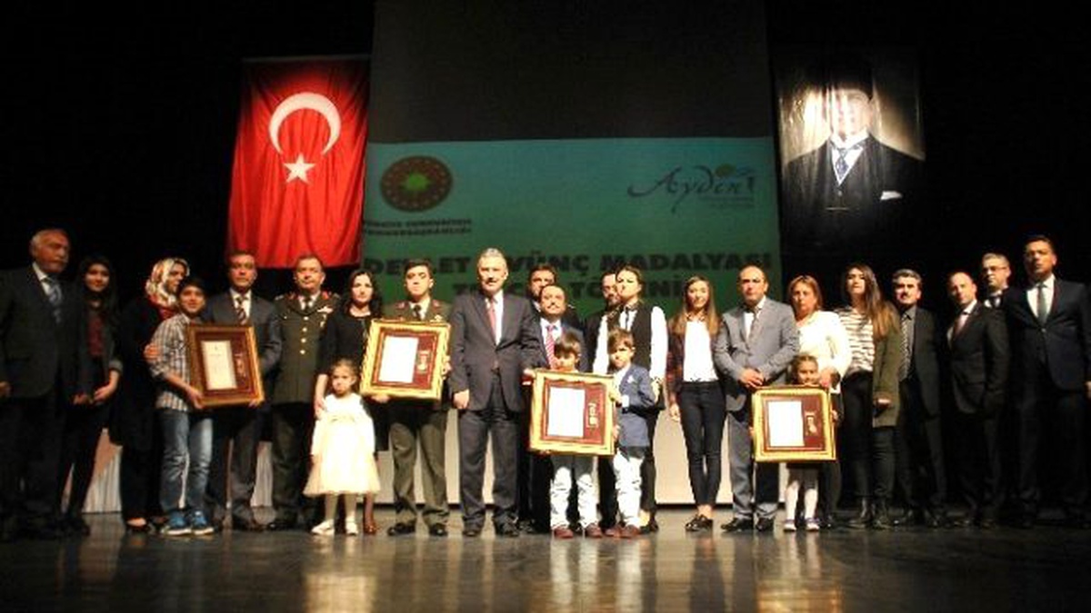 Aydın\'da Madalya Töreninde Duygusal Anlar Yaşandı