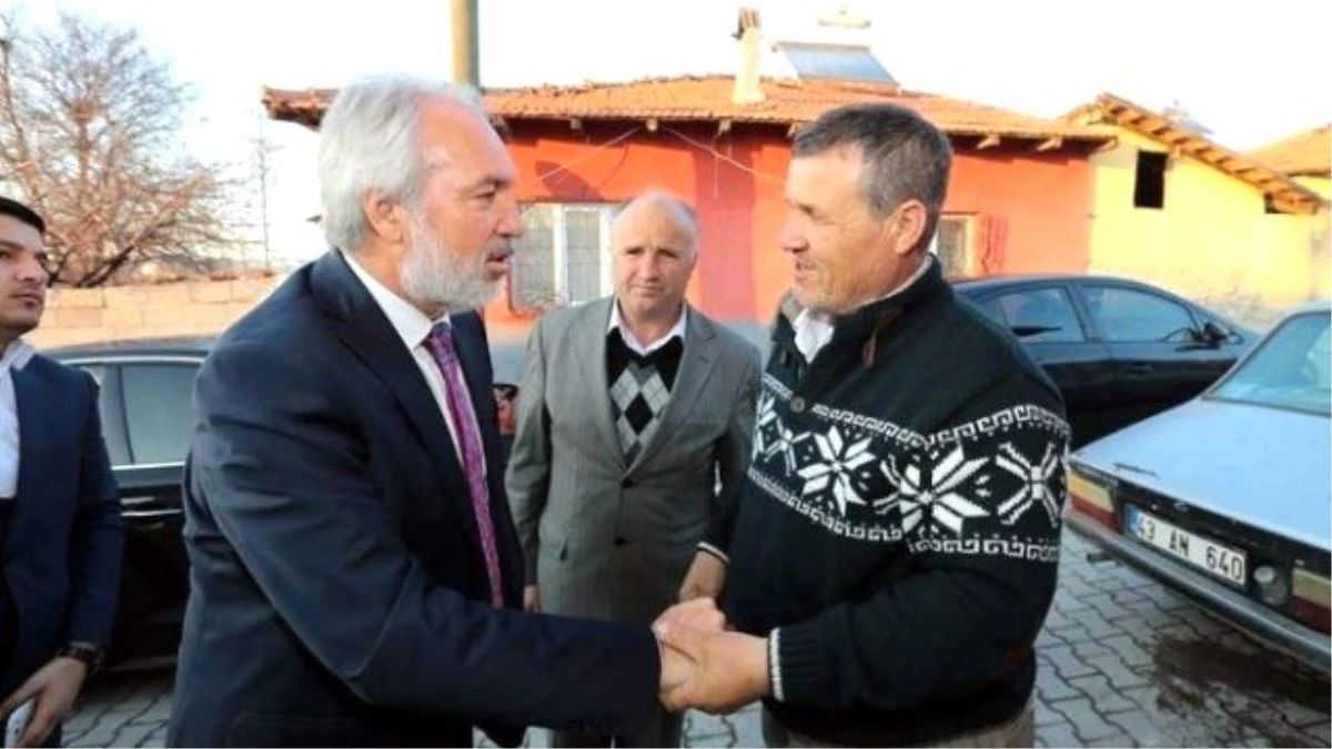 Belediye Başkanı Kamil Saraçoğlu\'ndan Şehit Ailesine Taziye Ziyareti
